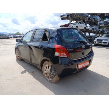toyota yaris (_p9_) del año 2011