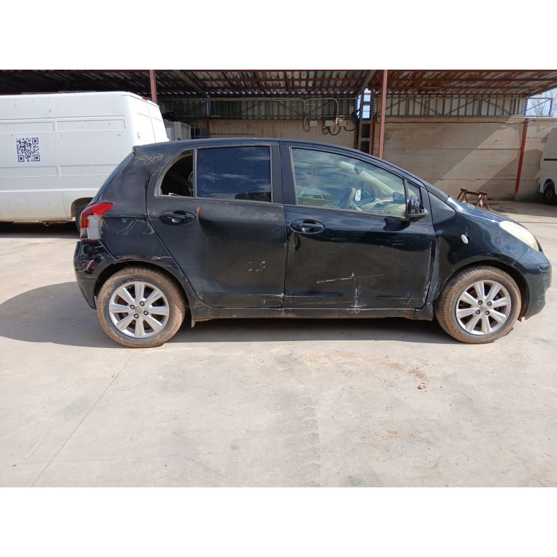 TOYOTA YARIS (_P9_) 2011