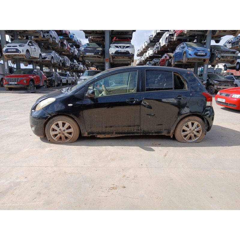 TOYOTA YARIS (_P9_) 2011