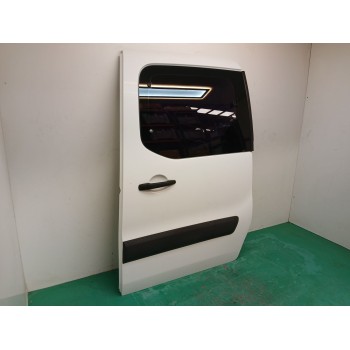 Recambio de puerta lateral corredera izquierda para peugeot partner tepee 1.6 hdi 90 referencia OEM IAM 9831169780  