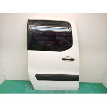 Recambio de puerta lateral corredera derecha para peugeot partner tepee 1.6 hdi 90 referencia OEM IAM 9831169680  