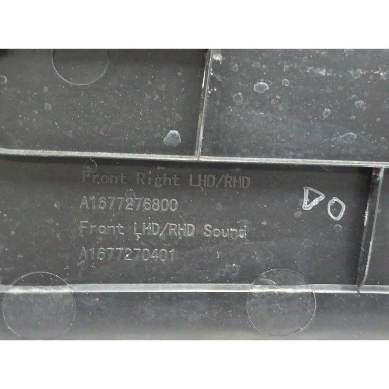 GUARNECIDO PUERTA DELANTERA DERECHA