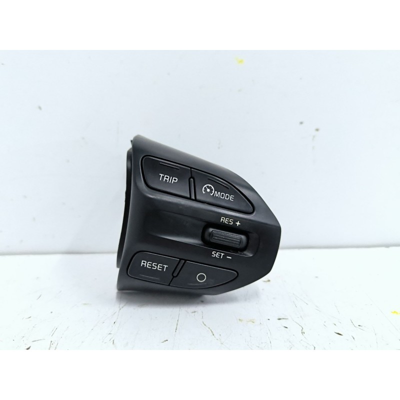 Recambio de mando volante para kia stonic (yb) 1.0 t-gdi referencia OEM IAM 299181040  