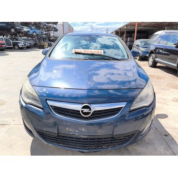 opel astra j (p10) del año 2012