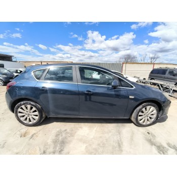 opel astra j (p10) del año 2012