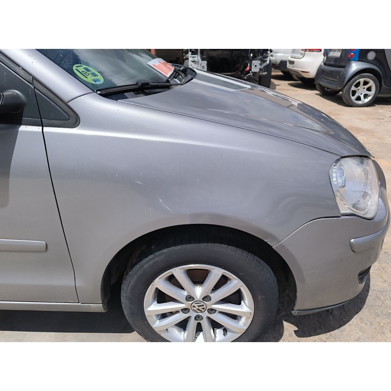 Recambio de aleta delantera derecha para volkswagen polo iv (9n_, 9a_) 1.4 tdi referencia OEM IAM 6Q0821106E  