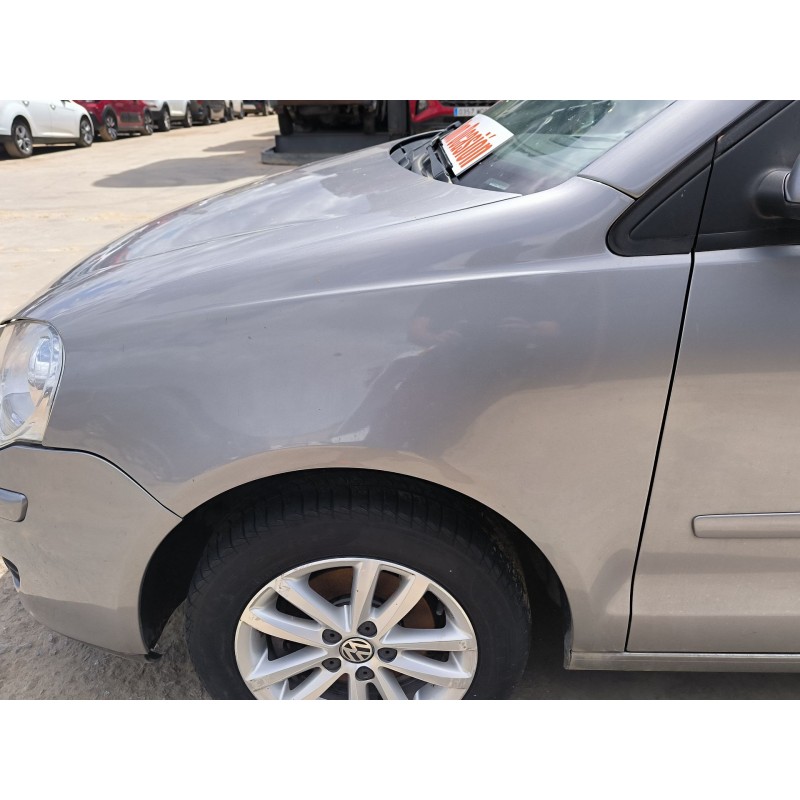 Recambio de aleta delantera izquierda para volkswagen polo iv (9n_, 9a_) 1.4 tdi referencia OEM IAM 6Q0821105E  