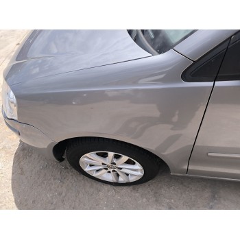 Recambio de aleta delantera izquierda para volkswagen polo iv (9n_, 9a_) 1.4 tdi referencia OEM IAM 6Q0821105E  