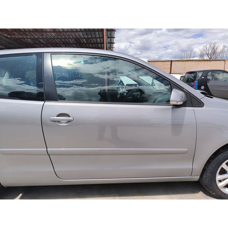 Recambio de puerta delantera derecha para volkswagen polo iv (9n_, 9a_) 1.4 tdi referencia OEM IAM   