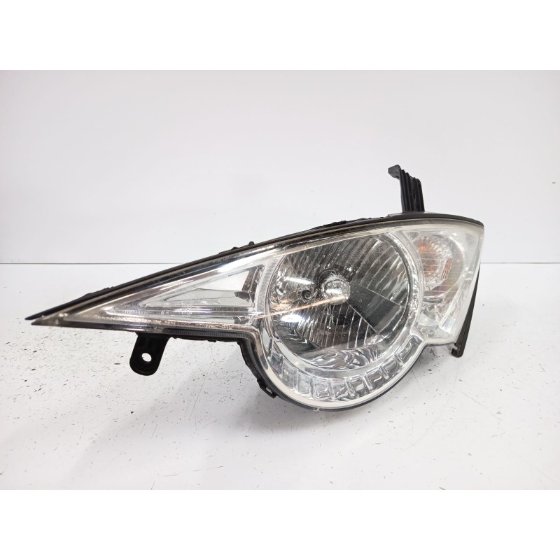 Recambio de faro izquierdo para ssangyong actyon i 2.0 xdi referencia OEM IAM 8310131303  