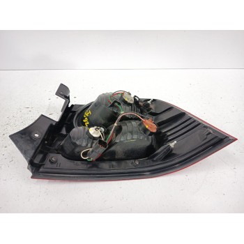 Recambio de piloto trasero izquierdo para ssangyong actyon i 2.0 xdi referencia OEM IAM 8360131015  