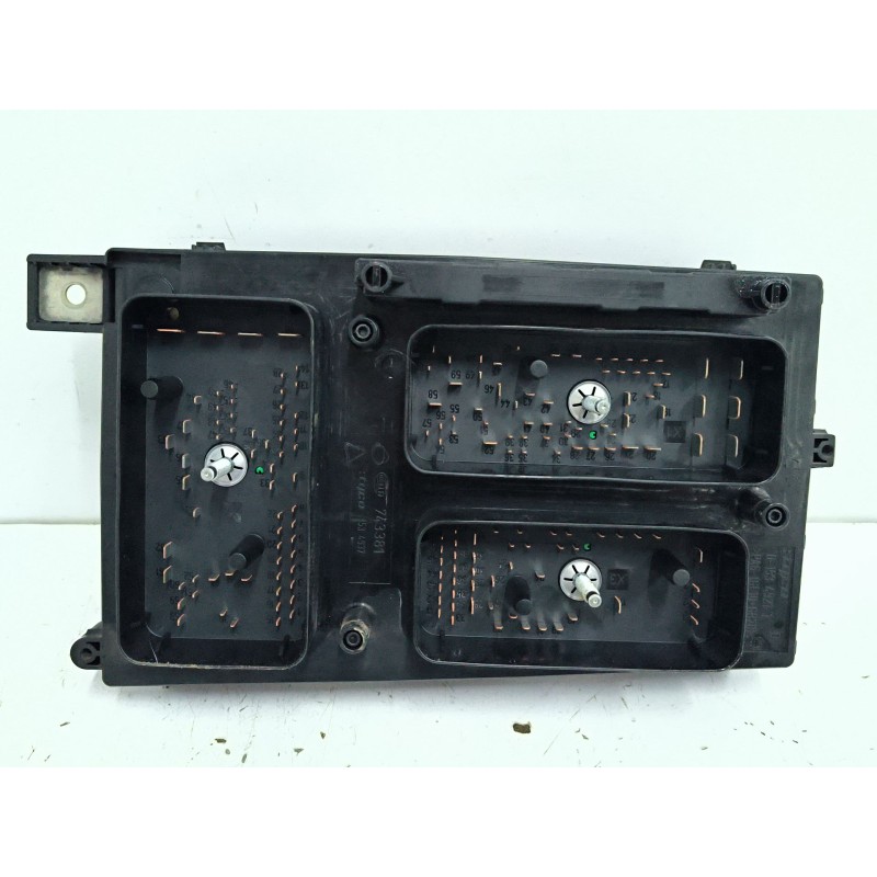CAJA RELES / FUSIBLES