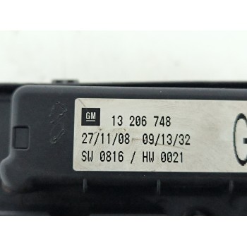 Recambio de caja reles / fusibles para opel zafira b furgoneta/monovolumen (a05) 1.7 cdti van (m75) referencia OEM IAM 13206748 