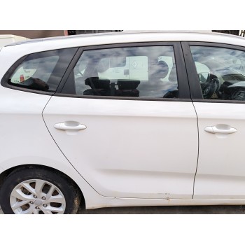 Recambio de puerta trasera derecha para kia carens iv 1.6 gdi referencia OEM IAM 77004A4000  
