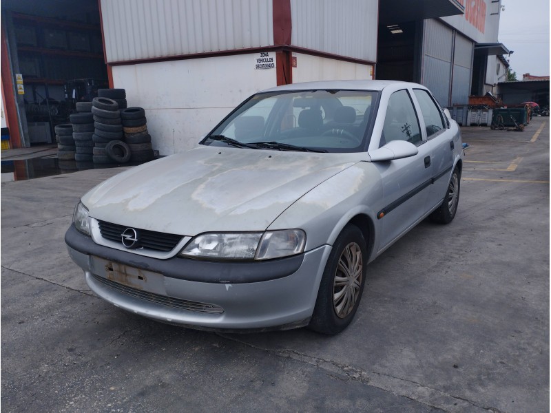 OPEL VECTRA B BERLINA