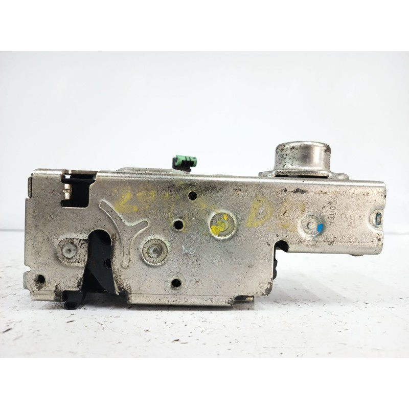 Recambio de cerradura puerta delantera derecha para ford tourneo connect 1.8 tdci /tddi /di referencia OEM IAM 2T1AV21812AE  