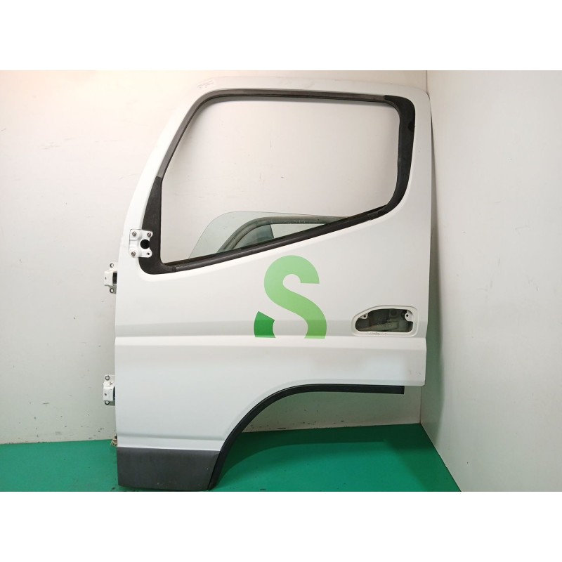 Recambio de puerta delantera izquierda para mitsubishi canter 4.05  plataforma 35 cabina individual (comfort) referencia OEM IAM