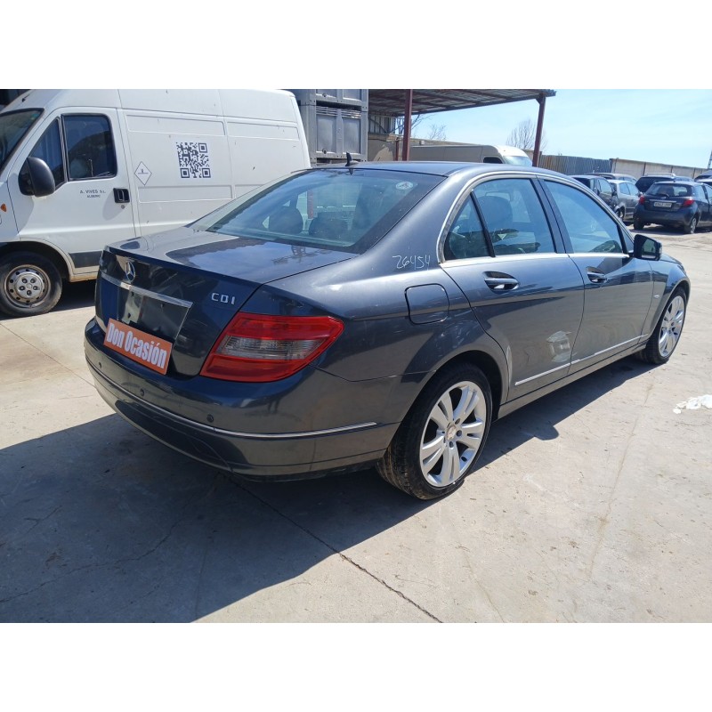PARAGOLPES TRASERO