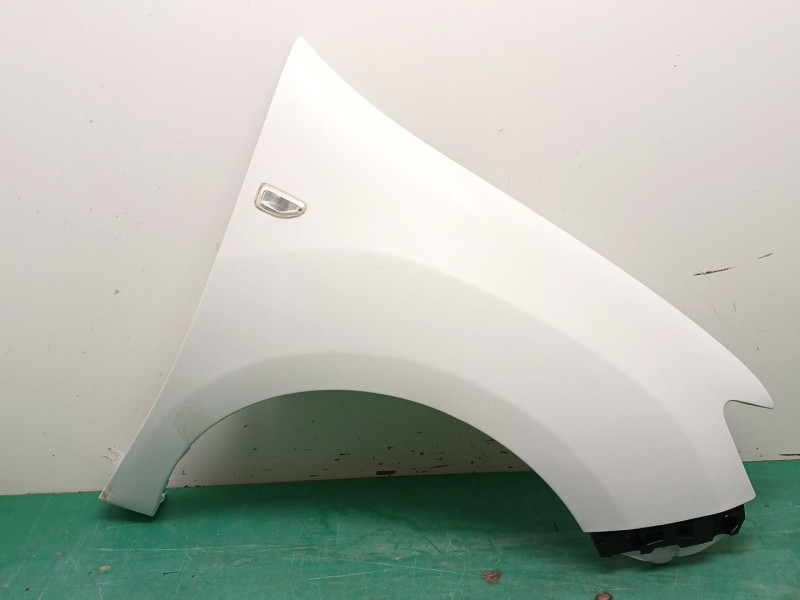 Recambio de aleta delantera derecha para dacia sandero ii 1.0 sce 75 (b8jc, b8jd) referencia OEM IAM   