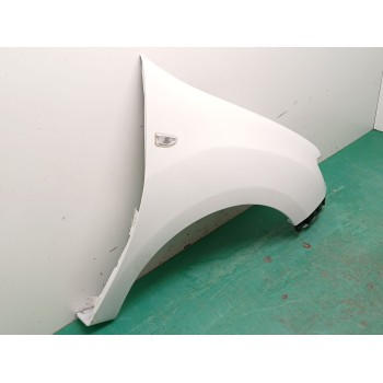 Recambio de aleta delantera derecha para dacia sandero ii 1.0 sce 75 (b8jc, b8jd) referencia OEM IAM   