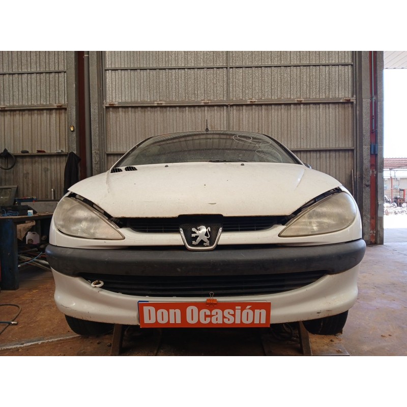 PEUGEOT 206 BERLINA 2002
