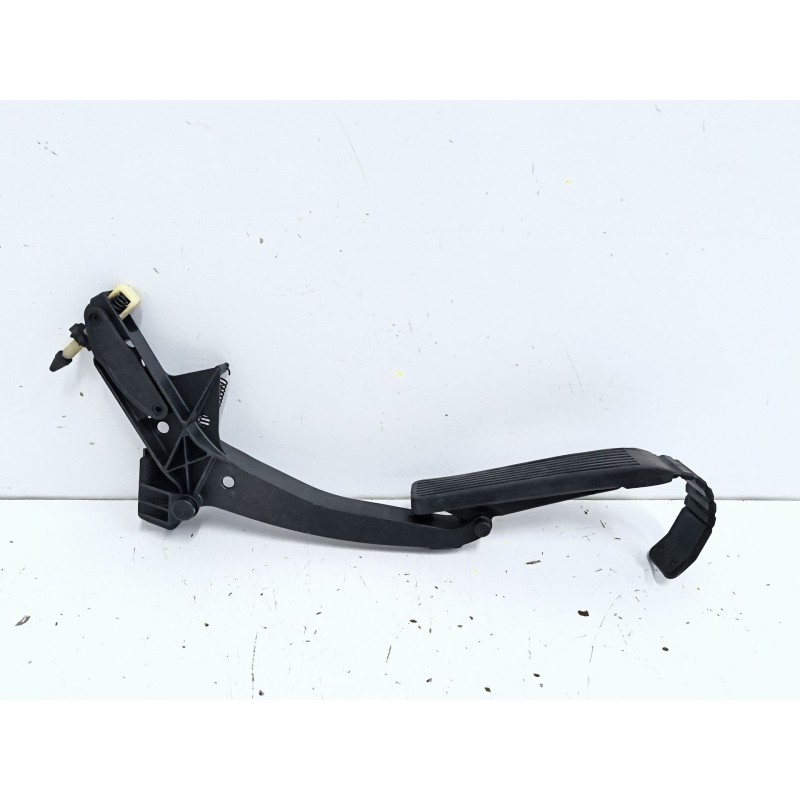 PEDAL ACELERADOR