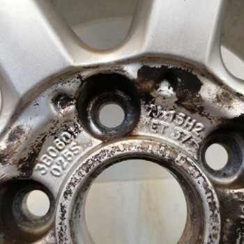 Recambio de llanta para volkswagen passat berlina (3b3) 1.9 tdi referencia OEM IAM 3B0601025S 7JX15H2 ET37 