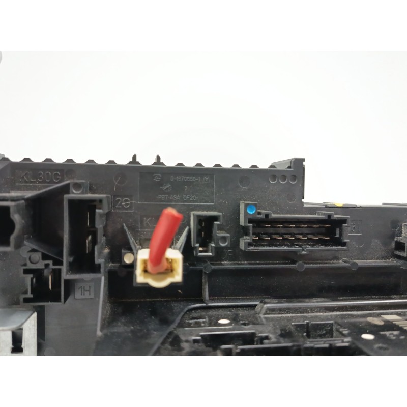 CAJA RELES / FUSIBLES 2049013901 2129024301