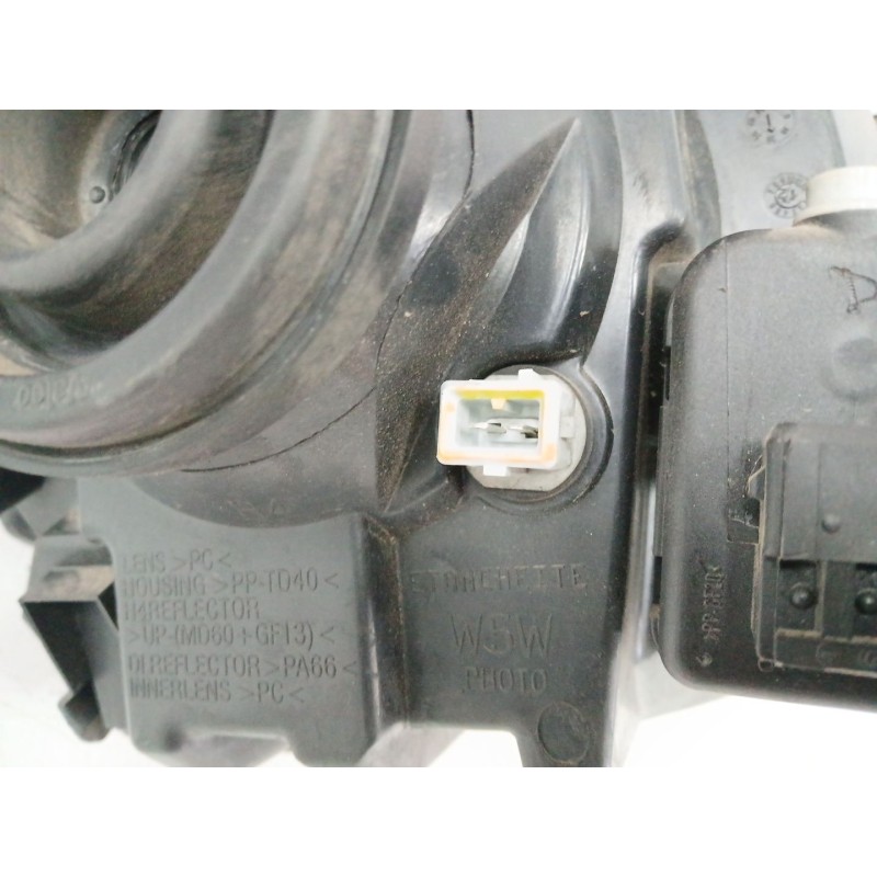 FARO IZQUIERDO 89901062