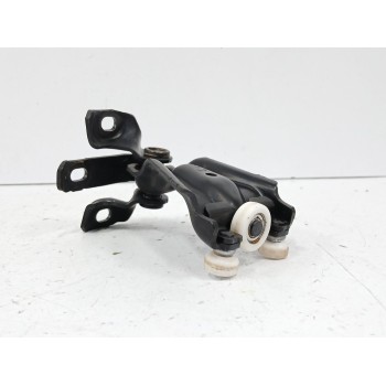 SOPORTE / GUIA PUERTA CORREDERA R2X6V25020A 