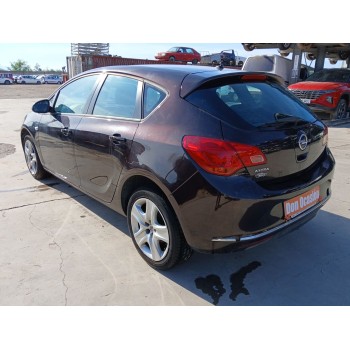 opel astra j (p10) del año 2013