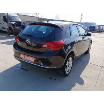 opel astra j (p10) del año 2013