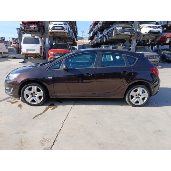 opel astra j (p10) del año 2013