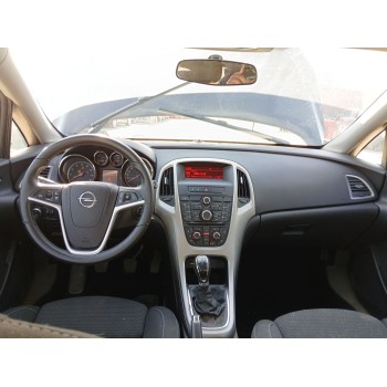 opel astra j (p10) del año 2013