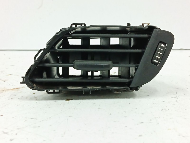 Recambio de rejilla aireadora para ford transit courier b460 furgoneta/monovolumen 1.5 ecoblue referencia OEM IAM R2X6A018B08ABW