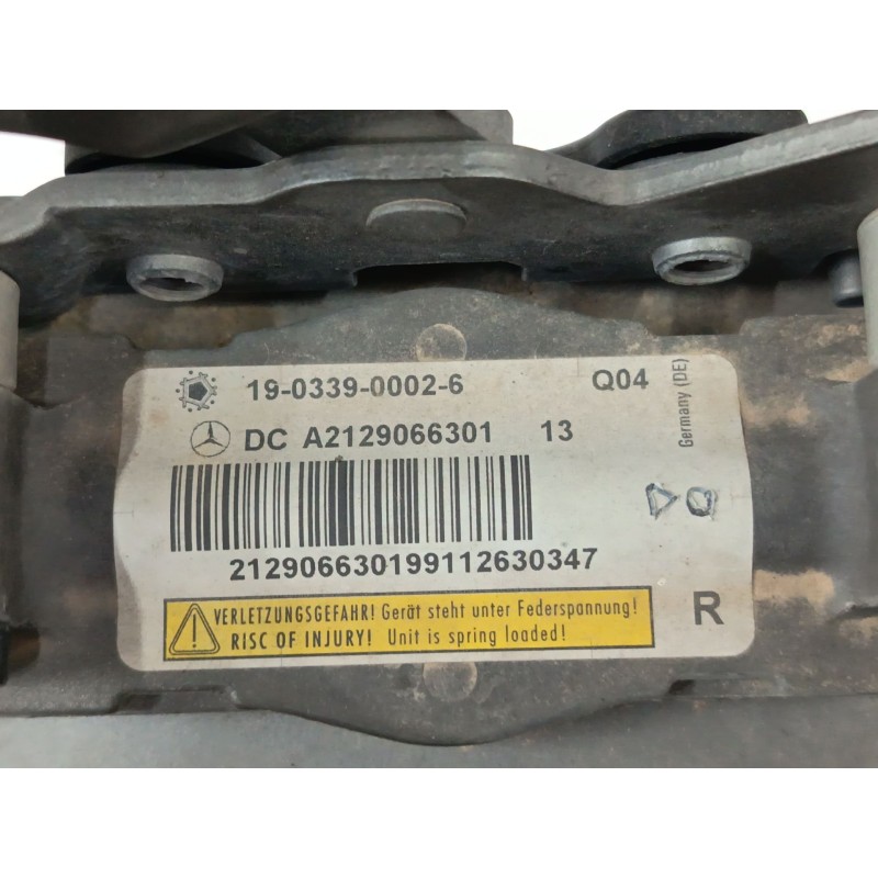 BISAGRA CAPO DERECHA A2048800128