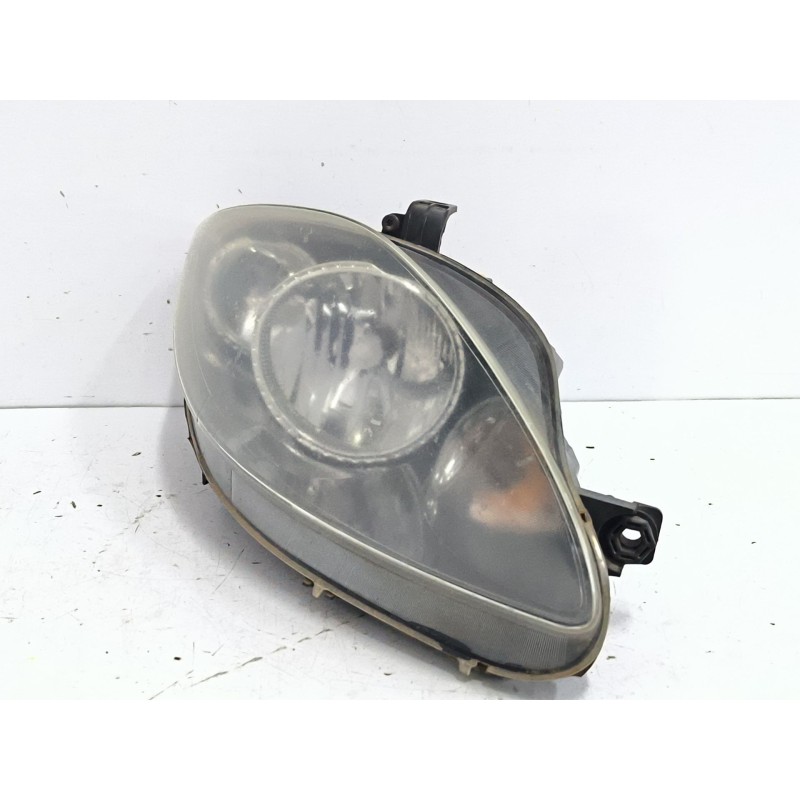 Recambio de faro derecho para seat leon (1p1) 1.9 tdi referencia OEM IAM 084451116R  