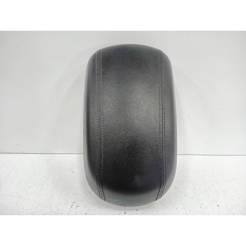 Recambio de apoyabrazos central para kia sportage iii (sl) 1.6 gdi referencia OEM IAM 846813U030  