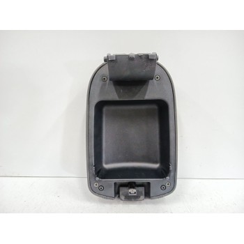 Recambio de apoyabrazos central para kia sportage iii (sl) 1.6 gdi referencia OEM IAM 846813U030  