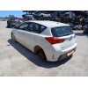 toyota auris (_e18_) del año 2013