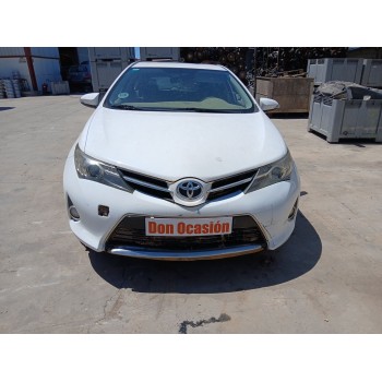 toyota auris (_e18_) del año 2013