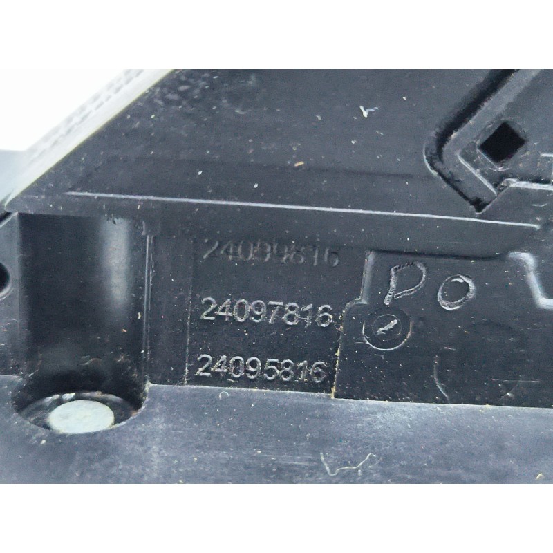 CERRADURA PUERTA DELANTERA DERECHA 24097816 24095816