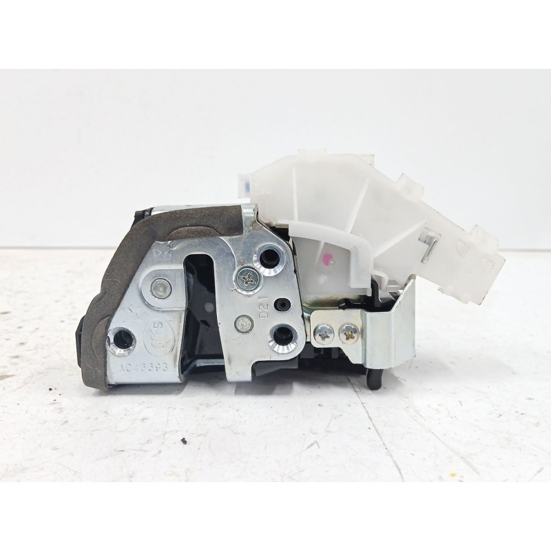 Recambio de cerradura puerta trasera derecha para toyota c-hr (_x1_) 2.0 hybrid (maxh10) referencia OEM IAM   