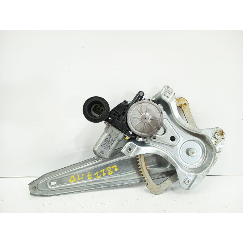 Recambio de elevalunas trasero derecho para toyota auris (_e18_) 1.4 d-4d (nde180_) referencia OEM IAM 657100D100  