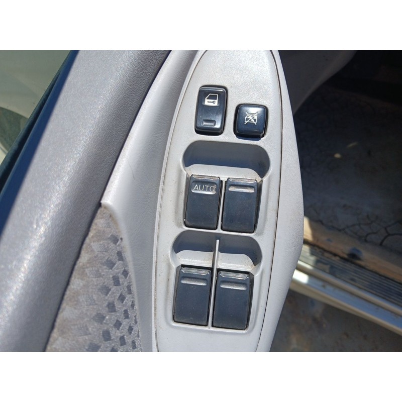 NISSAN ALMERA TINO (V10) 2006