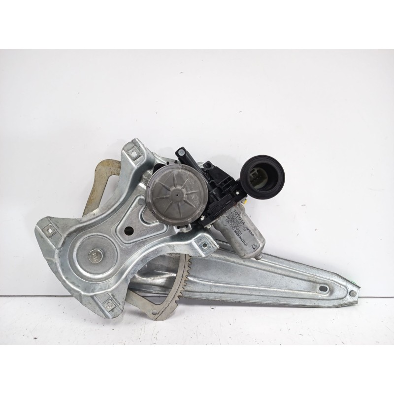 Recambio de elevalunas trasero izquierdo para toyota auris (_e18_) 1.4 d-4d (nde180_) referencia OEM IAM 657100D100  