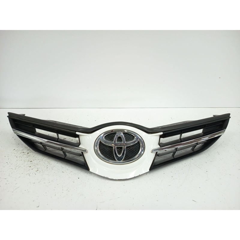 Recambio de rejilla delantera para toyota auris (_e18_) 1.4 d-4d (nde180_) referencia OEM IAM 5311402260  