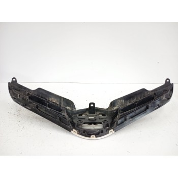 Recambio de rejilla delantera para toyota auris (_e18_) 1.4 d-4d (nde180_) referencia OEM IAM 5311402260  