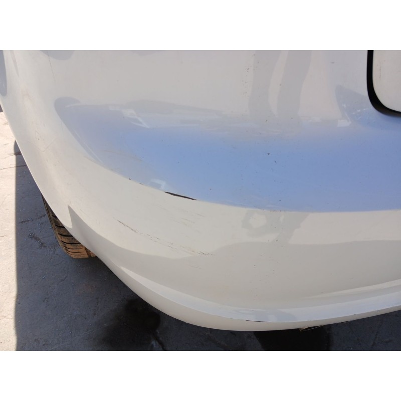 PARAGOLPES TRASERO