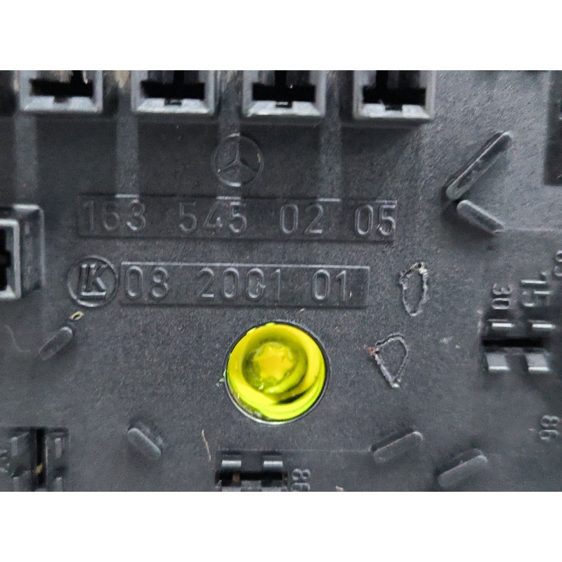 CAJA RELES / FUSIBLES